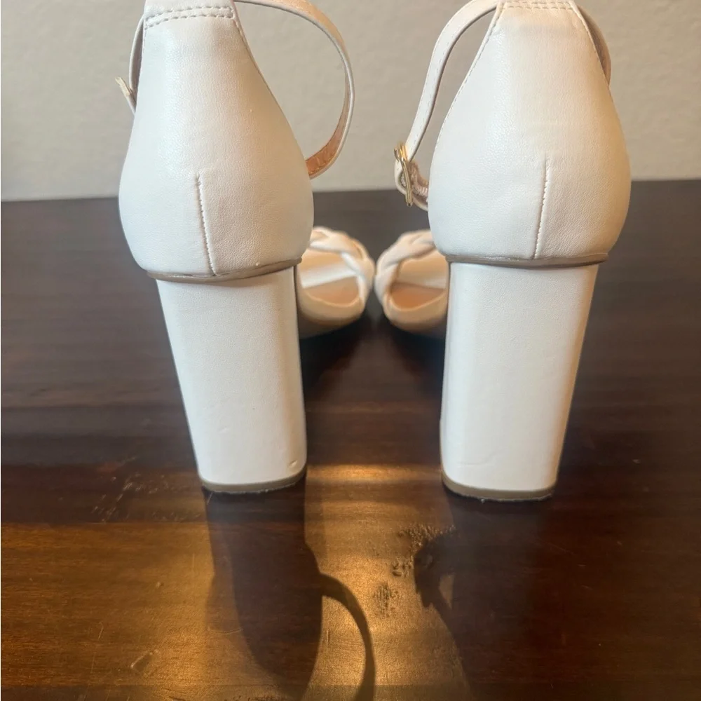 Dream Pairs EUCWhite Sandals  with Ankle strap. Block Heel  & Braided upper sz 8